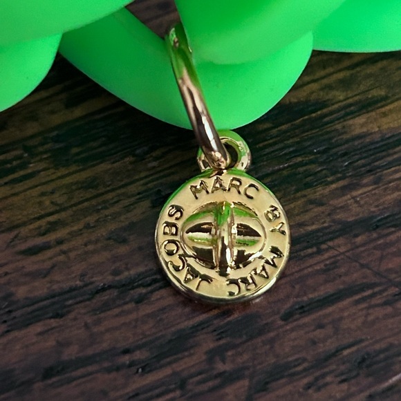 Marc Jacobs Neon Green Bracelet with Gold Charm - Picture 3 of 3